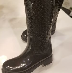 Louis Vuitton rain boots 8US